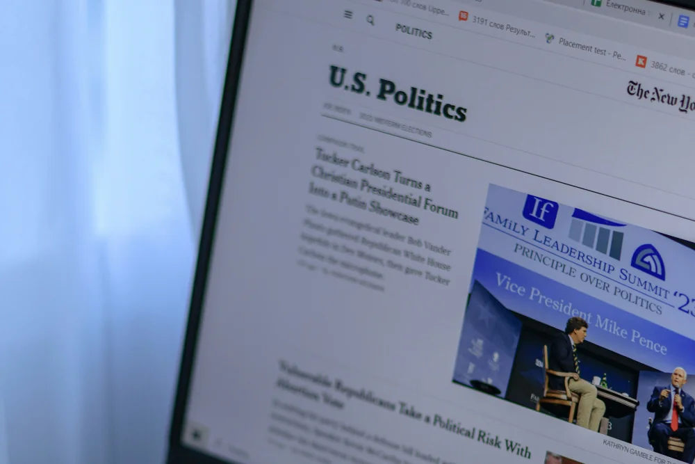 laptop with U.S. Politics article